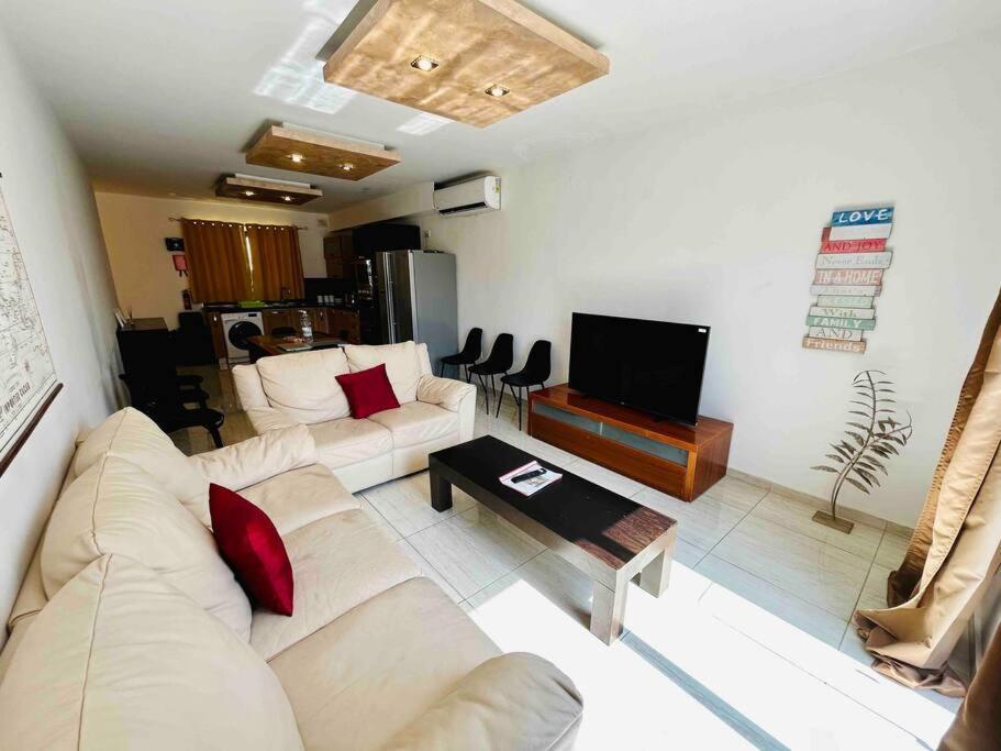 Duplex Whiskey Home 200M Away From The Sea And The Square St. Paul's Bay Exterior foto